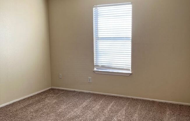 2 beds, 2 baths, 887 sqft, $1,000, Unit 209