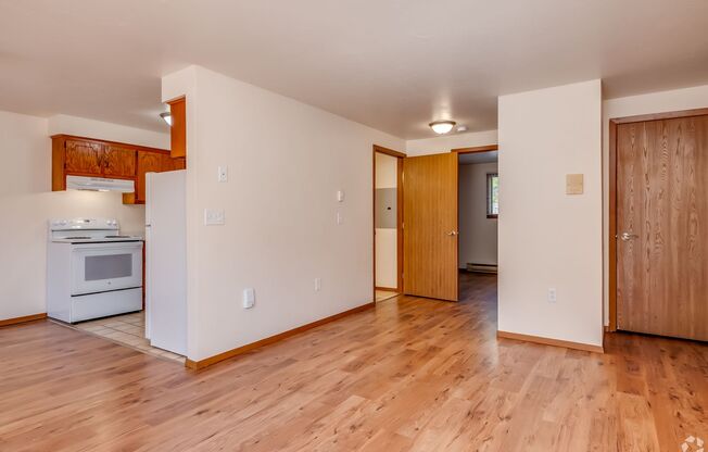 2 beds, 1 bath, 775 sqft, $1,079.99, Unit 1363-03