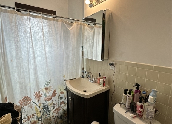 1 bed, 1 bath, 600 sqft, $2,600, Unit 8