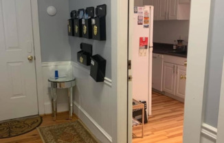 838 MONROE DR NE