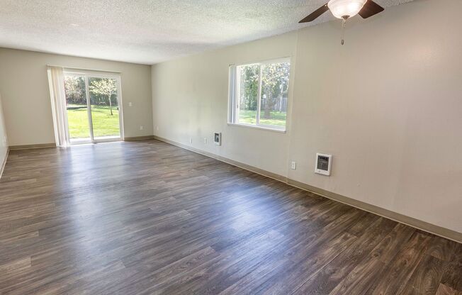2 beds, 1 bath, 900 sqft, $1,350, Unit 07
