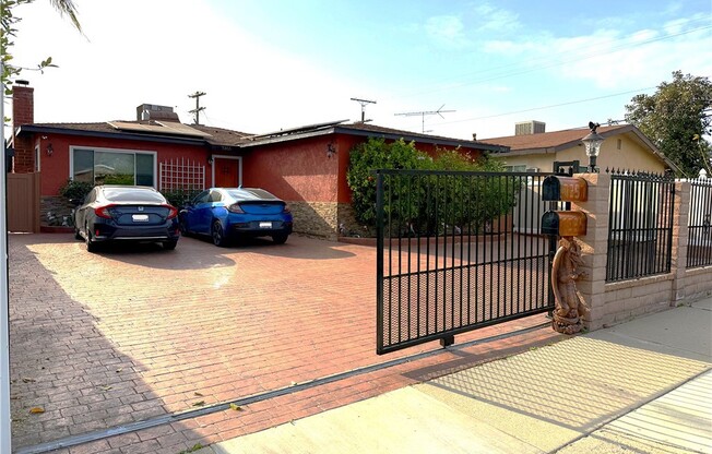 7357 CLEON AVE
