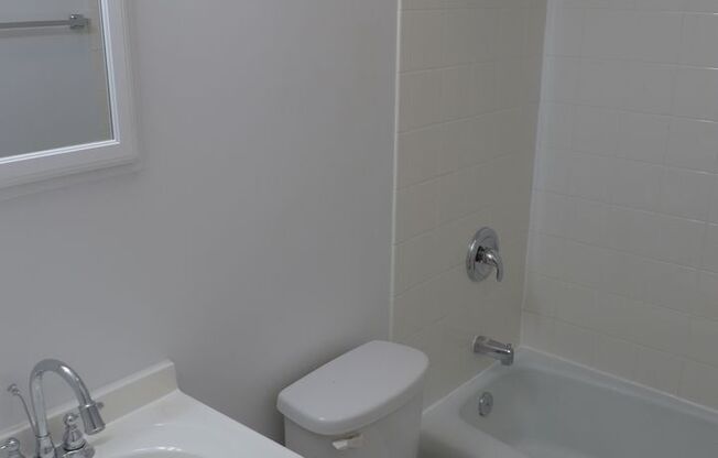 Studio, 1 bath, 400 sqft, $1,195, Unit 207