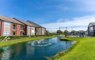 exterior shot of pearland tx apartments