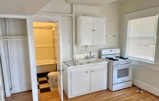 Studio, 1 bath, 560 sqft, $1,150, Unit #1