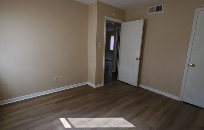 2 beds, 1 bath, $1,050, Unit 16 Pollux Circle E. -Apt 1