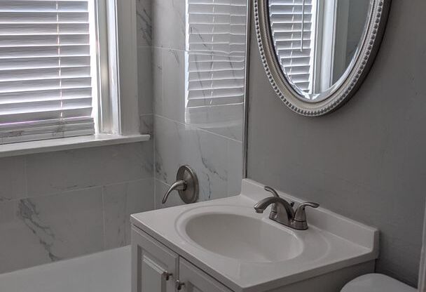 1 bed, 1 bath, 1,050 sqft, $1,195, Unit 131-133 East 46th St - 6