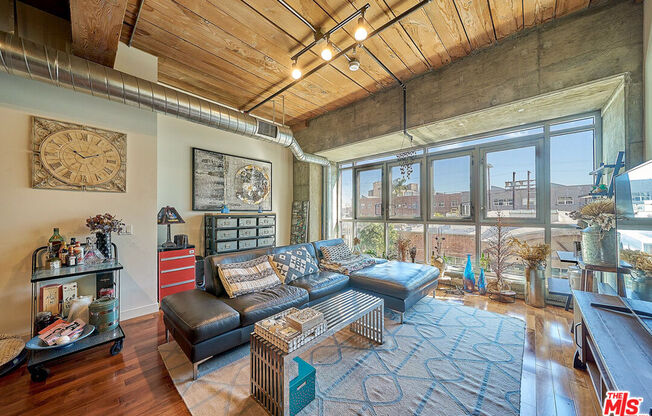 1 bed, 1 bath, 1,110 sqft, $3,750, Unit 326
