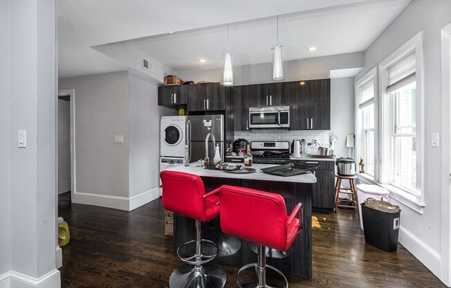 112 118 GLN ST
