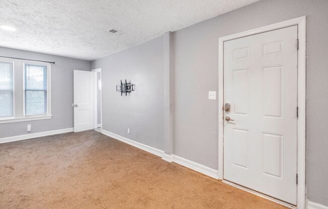 Cozy 1 BR/1 BA Apartment in Congress Heights!