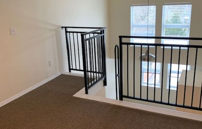 Studio, 1 bath, 346 sqft, $975, Unit 702