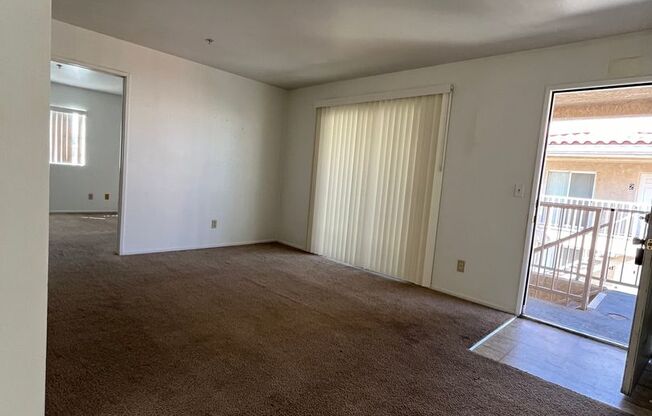 2 beds, 2 baths, 960 sqft, $1,600, Unit Unit #4