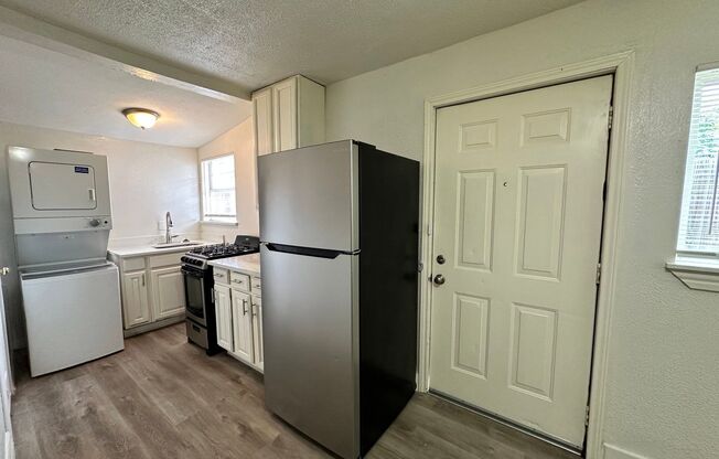 1 bed, 1 bath, 400 sqft, $650