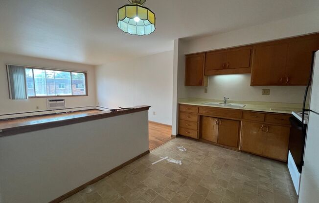 1 bed, 1 bath, $1,015, Unit 22