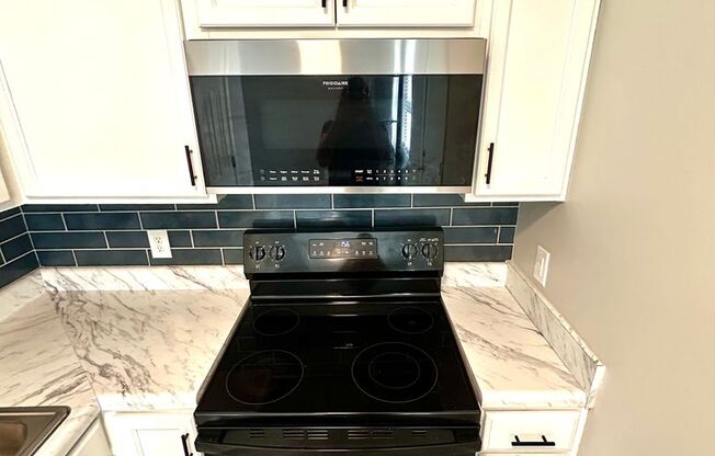 2 beds, 1.5 baths, 1,100 sqft, $1,099, Unit 712-A