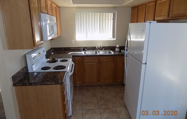 1 bed, 1 bath, $1,100, Unit #2033