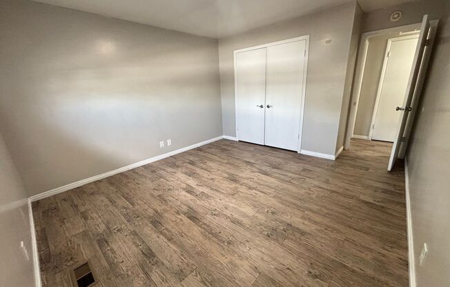 2 beds, 1 bath, 940 sqft, $1,145, Unit Unit 17