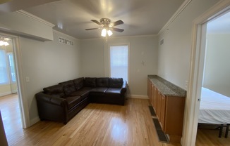 418 N Division St Apt 1