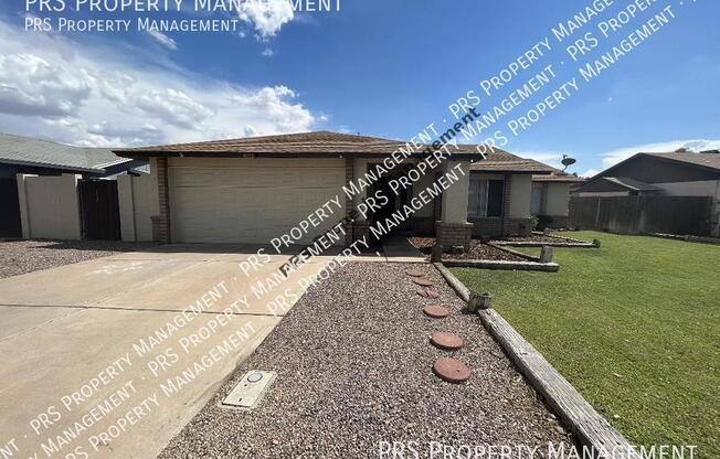 553 W Myrna Ln
