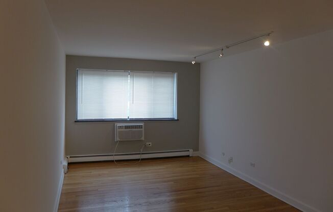 1 bed, 1 bath, 640 sqft, $1,650, Unit 404
