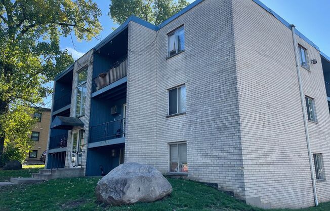 York Ave Apartments