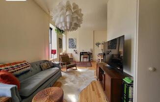 2 beds, 1 bath, $3,800, Unit 4