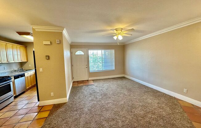 Bright 2nd floor Condo in Rolando near SDSU!!!