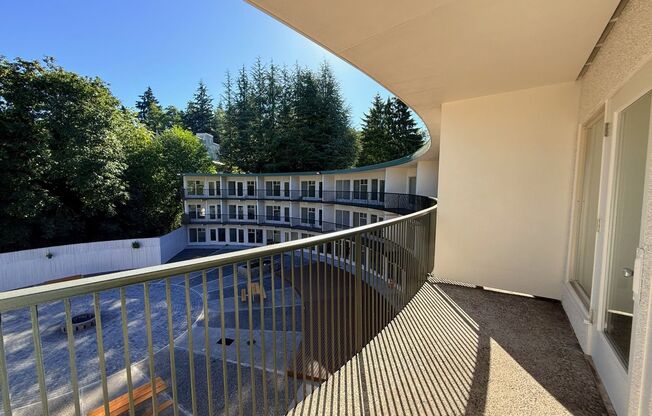 Studio, 1 bath, 534 sqft, $1,550, Unit 305
