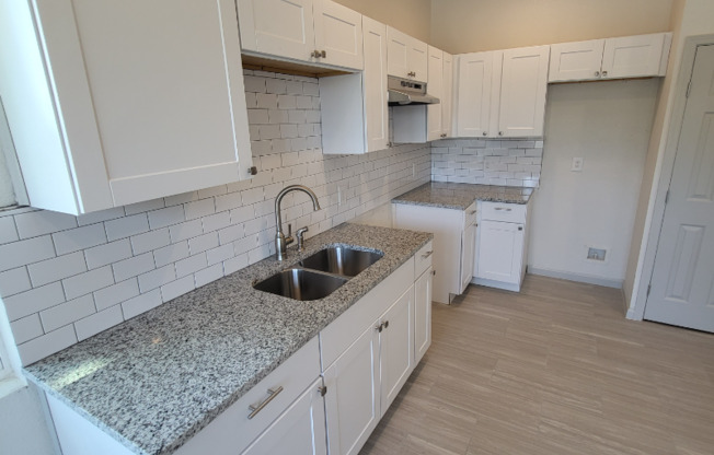 647 HAMMOND AVE