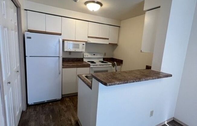 1 bed, 1 bath, 800 sqft, $1,625, Unit 1332