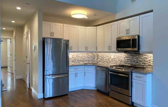 458 E 29 ST
