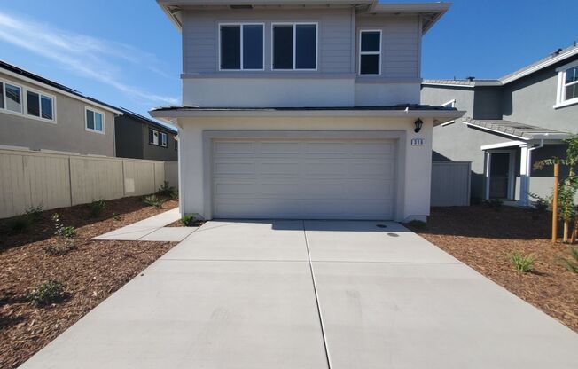 3 Bed 2.5 Ba 2 Car Garage in Roseville!