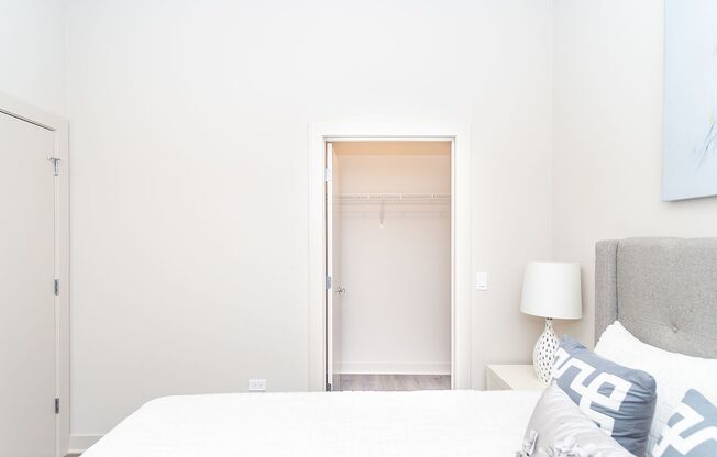 1 bed, 1 bath, 690 sqft, $1,995, Unit 410