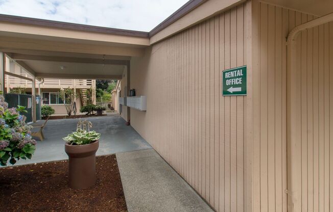 1 bed, 1 bath, 550 sqft, $1,295, Unit 37