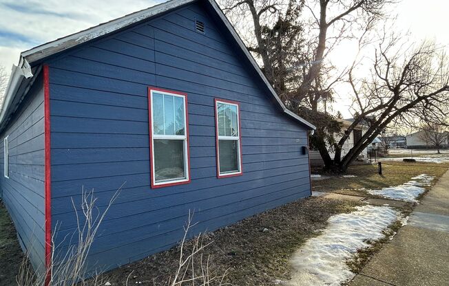 Cute Single Family 2 bedroom home