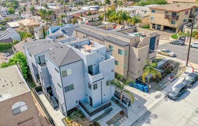 Gorgeous townhomes located down the street from USD