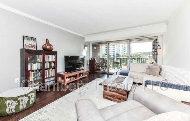 1300 Army Navy Dr Apt 506