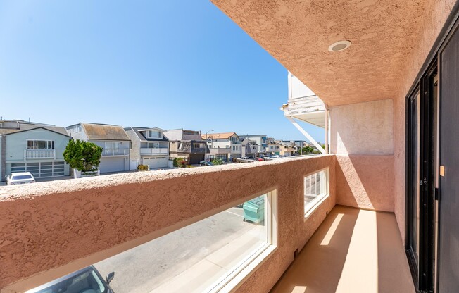 Oxnard | Silver Strand Beach | 4 Bed + 2.5 Bath | OCEAN VIEWS | 316 Ocean