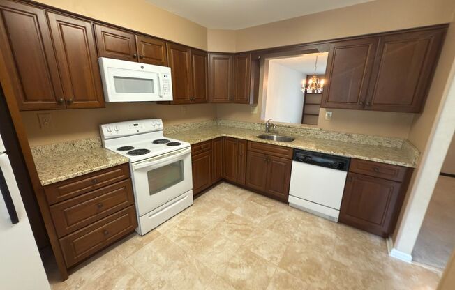 3BR+BSMT Townhome (Tapestry) with COUNCIL ROCK SCHOOLS, Pool, Playground, Tennis!