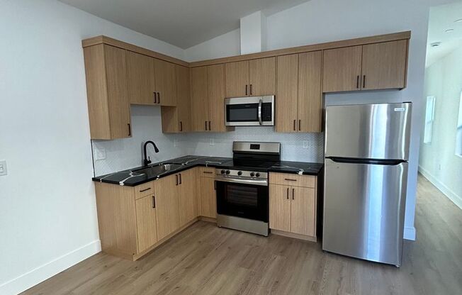 2 beds, 2 baths, 700 sqft, $2,900, Unit 7205