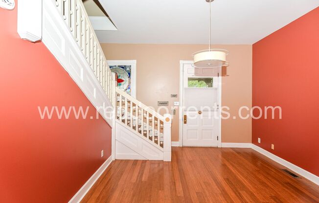 2 beds, 1.5 baths, 1,167 sqft, $1,695, Unit 1332A N College Ave