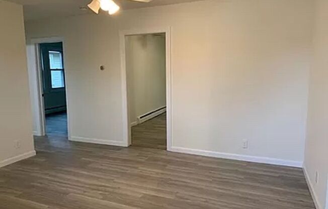 3 beds, 1 bath, $1,900