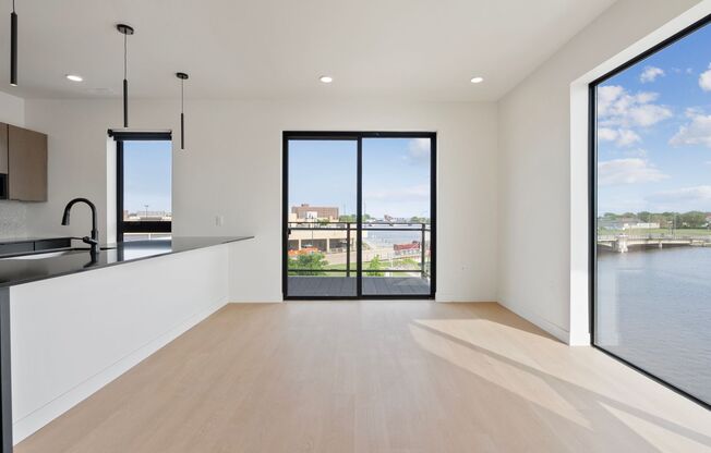 2 beds, 2 baths, 966 sqft, $2,450, Unit 321