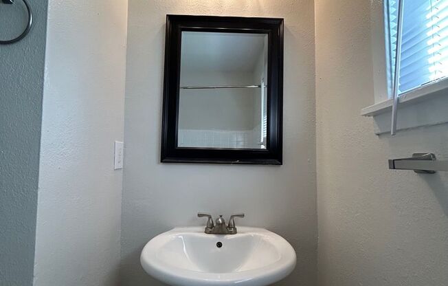 1 bed, 1 bath, $750, Unit MA911