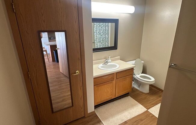 1 bed, 1 bath, 600 sqft, $1,200, Unit 211