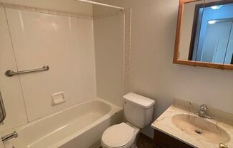 1 bed, 1 bath, $630, Unit 03