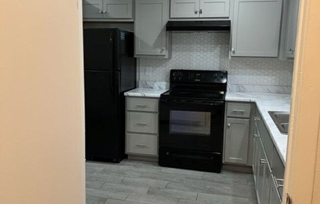 2 beds, 1 bath, 825 sqft, $1,295, Unit Unit A