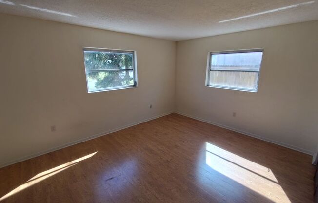 2 beds, 1 bath, $1,400