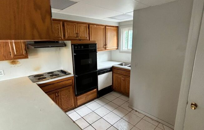 4 beds, 1 bath, $1,500