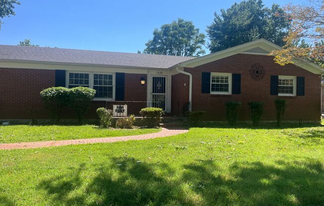 3 bed 2 bath brick home in Potter Gray